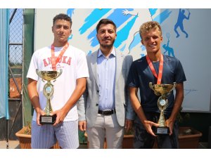 Nilüfer’de tenis heyecanı sona erdi