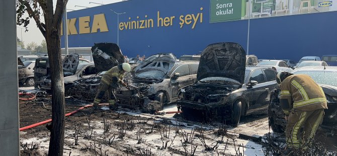 AVM otoparkında yangın: 6 araç kül oldu