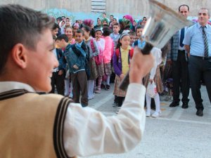 MEB "zilsiz okul" uygulamasını hayata geçiriyor.