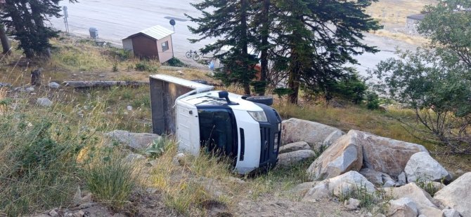 Uludağ'da kontrolü kaybetti, ormana yuvarlandı