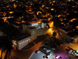 Müzeler geceleri de ziyarete açık