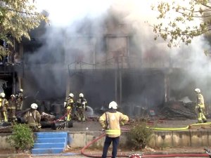 İSTOÇ’ta büyük yangın! 17 işyeri hasar gördü