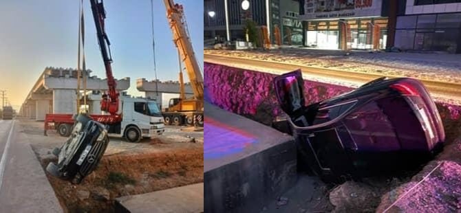 Otomobil üst geçit inşaatına düştü: 4 yaralı