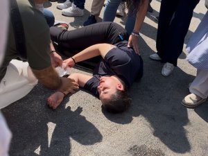 Alt geçidi kullanmayan kadınlara motosiklet çarptı