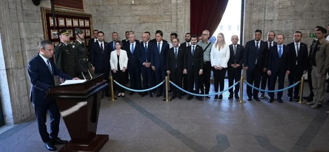 CHP lideri Özel, Anıtkabir’i ziyaret etti