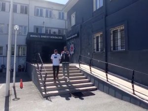 Sahte dekontla dolandırdı, polisten kaçamadı