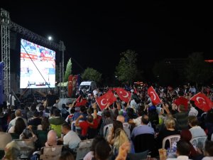 12 Dev Adam'a Bursa'dan büyük destek