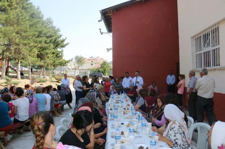Mahallenin sorunları mahalle toplantısında görüşüldü