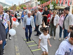 Bursa Büyükşehir'den çağrı: Haydi çocuklar, Heykel'de buluşuyoruz
