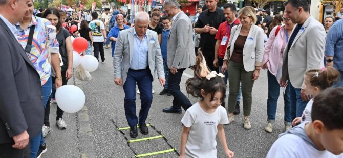 Bursa Büyükşehir'den çağrı: Haydi çocuklar, Heykel'de buluşuyoruz