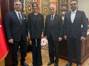 Bahçeli, 'Alevi Açılımı'nın startını ünlü şarkıcıyla verecek