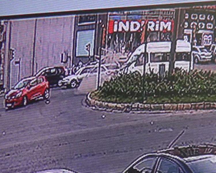 Ereğli'deki trafik kazası güvenlik kamerasında