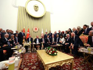 Tarihi anlar! Parti liderleri bir arada