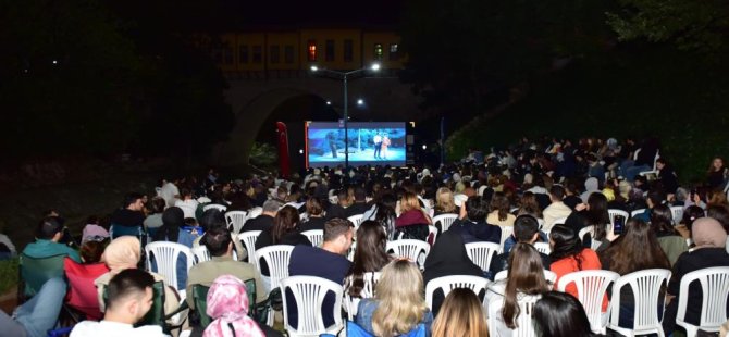 Bursa'da açık havada sinema keyfi