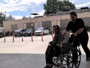Bursa'da genç kadını piknik yaparken yılan ısırdı