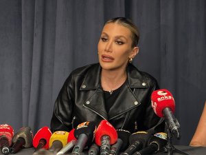 Şarkıcı İrem Derici: "Alnım ana sütüm kadar ak"