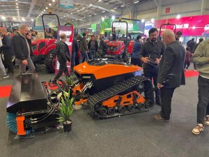 Korku salan silaha dönüşen traktöre büyük ilgi