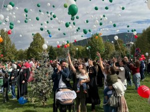 Bursa'da binlerce balon Çağan Ata için uçtu