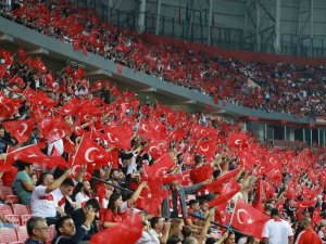 Türkiye - Gürcistan maçının tribün gelirleri Gazze’ye bağışlanacak