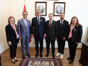Bursa Kanserle Savaş Derneği’nden Bakan Memişoğlu’na ziyaret