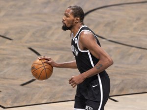 37 yaşındaki NBA yıldızından 90 milyon dolarlık imza