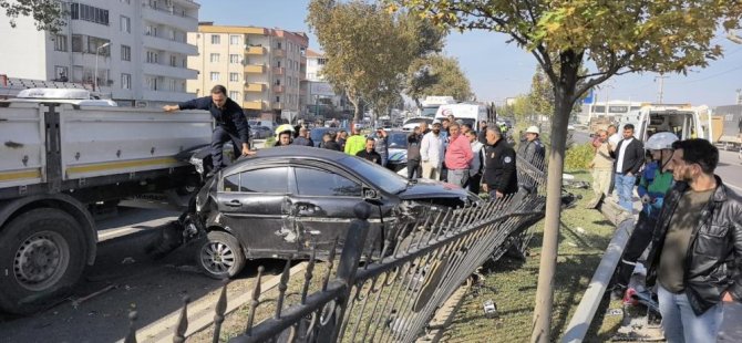 Bursa'da makas atarken ortalığı birbirine kattı