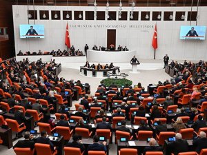 TBMM, AK Parti'nin teklifiyle 1 haftalık tatile çıktı