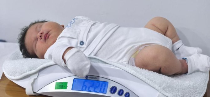 Bursa'da 6 kilo 150 gramlık bebek dünyaya geldi