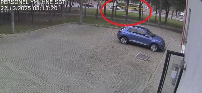 Bursa'da saniye saniye kaza! Belediye otobüsü böyle çarptı...