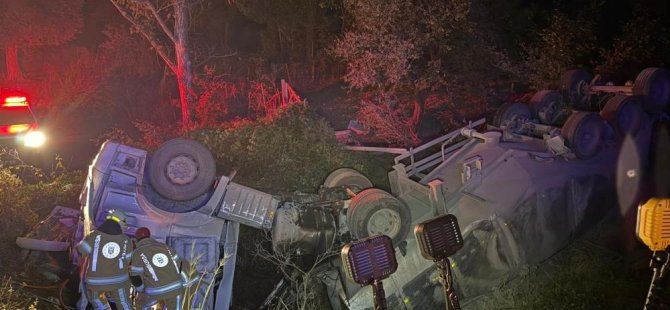 Bursa’da tır şarampole yuvarlandı: 2 yaralı