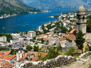 Karadağ, Türkiye'den vizesiz seyahati geçici olarak askıya alıyor