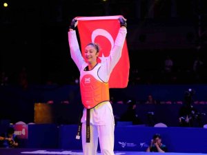 Nafia Kuş Aydın, ikinci kez dünya şampiyonu