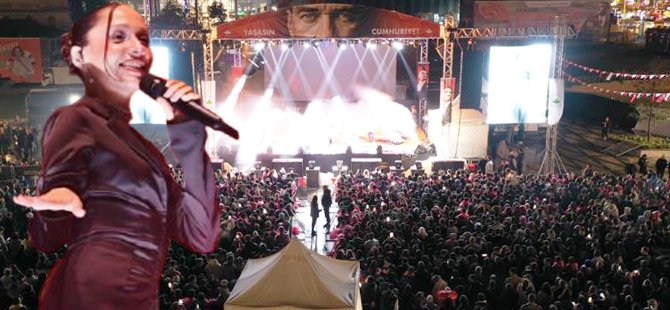 Bursa'da Zeynep Bastık'la Cumhuriyet coşkusu