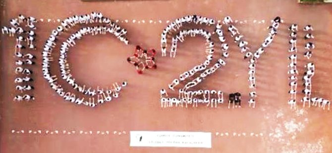 Bursa'da öğrenciler Cumhuriyetin 102.yılını çizdi