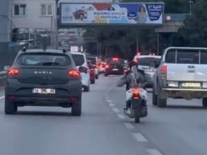 Bursa'da trafikte tehlikeli sürüş! Bir maganda daha kamerada