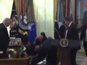 Beyaz Saray’daki basın toplantısında korku dolu anlar