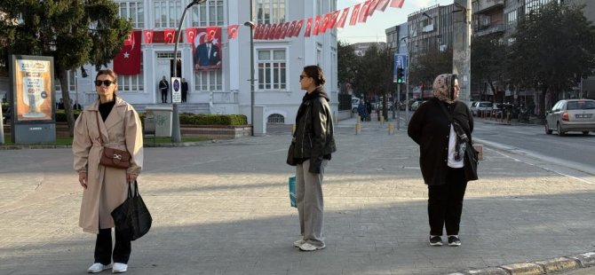 Saat 9'u 5 geçe Türkiye'de hayat durdu