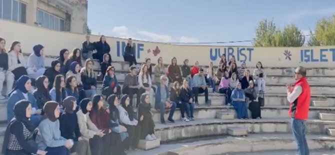 Bursa polisi, okul okul gezerek öğrencileri bilgilendirdi