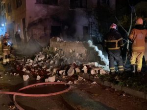 Bursa'da tek katlı ev alev alev yandı