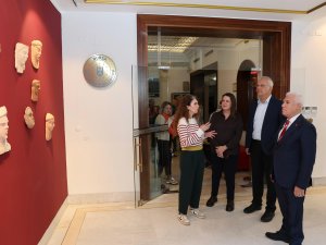 Bursa'da "Gözlerimin Önündesin" sanatseverleri ağırlıyor