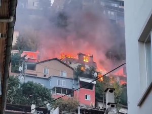 Bursa'da koca mahalleyi ayağa kaldıran yangın