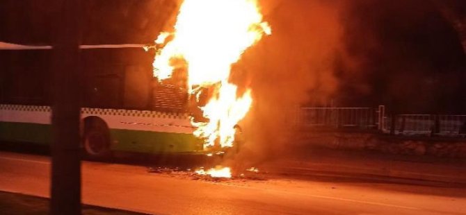 Bursa'da  otobüs alev aldı, büyük panik yaşandı