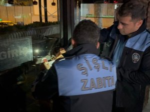 Aynı restorandan yemek yiyen 25 kişi zehirlendi