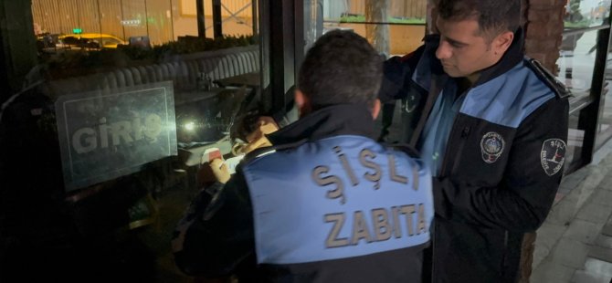 Aynı restorandan yemek yiyen 25 kişi zehirlendi