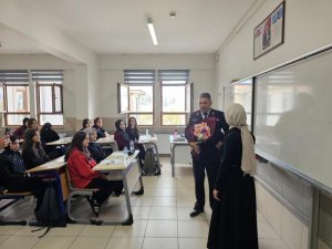 Şehit kızı öğretmen unutulmadı