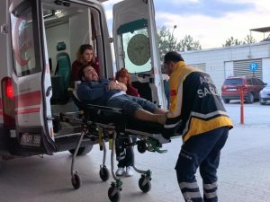 Bursa'da 600 kiloluk demir silindirin altında kaldı