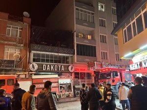 Bursa'da patlayan soba kafeyi küle çevirdi