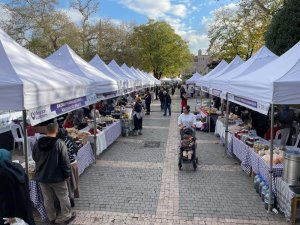 Heykel'de meydan kadınların