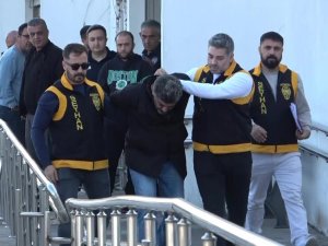 Firari hükümlü 7 kitap yazıp Bursa'da da imza günü düzenlemiş!