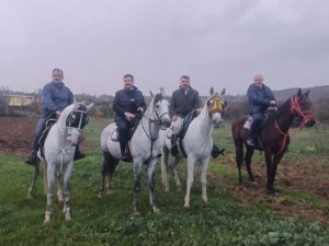 Bursa'da başkanlar ata binerek stres attı